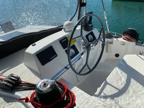 Bali 4.1 - Yacht Charter Sailica