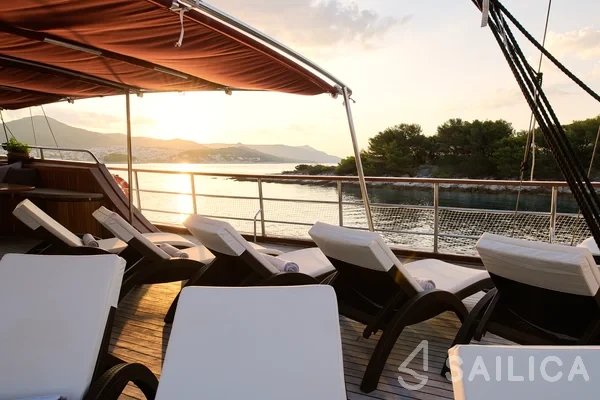 Gulet - Yacht Charter Sailica
