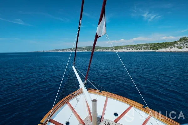 Gulet - Yacht Charter Sailica