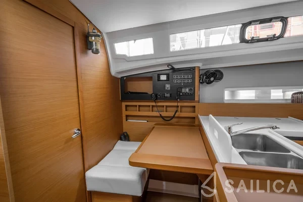 Sun Odyssey 410 - Yacht Charter Sailica