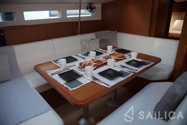 Sun Odyssey 519 - Yacht Charter Sailica