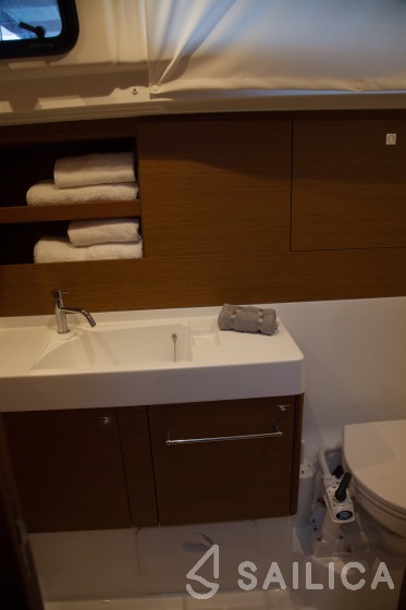 Sun Odyssey 519 - Yacht Charter Sailica