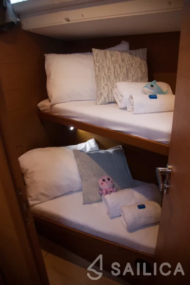Sun Odyssey 519 - Yacht Charter Sailica