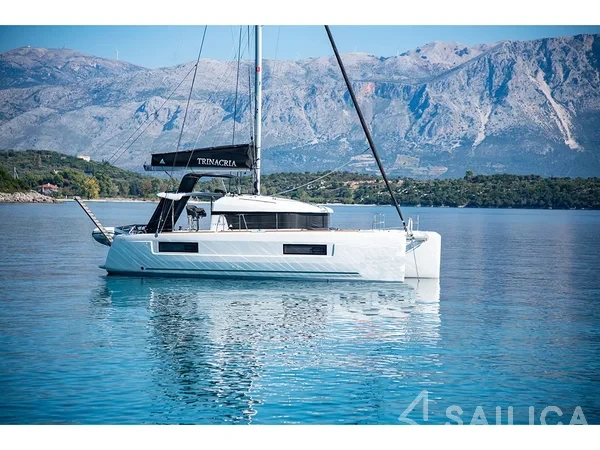 Lagoon 40 - Yacht Charter Sailica