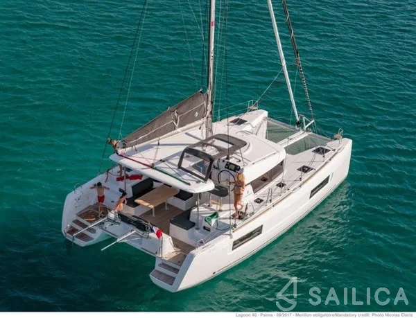 Lagoon 40 - Yacht Charter Sailica