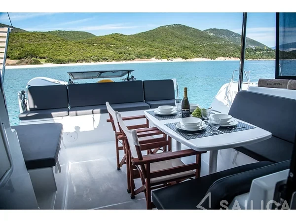 Lagoon 40 - Yacht Charter Sailica
