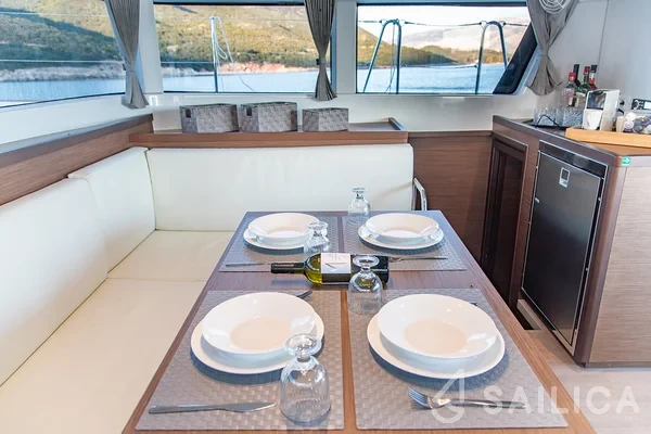 Lagoon 40 - Yacht Charter Sailica