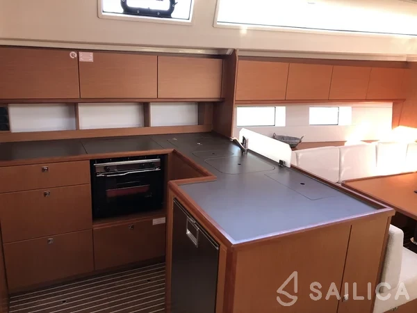 Bavaria C50 - Yacht Charter Sailica