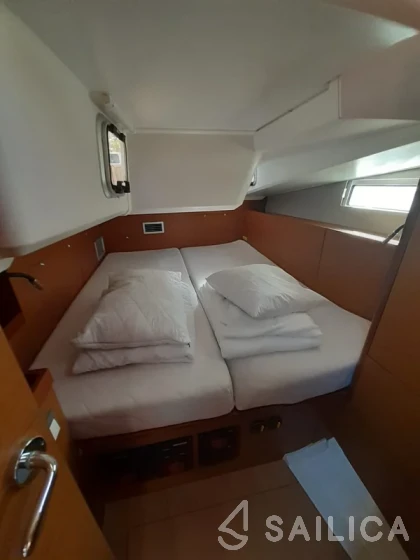 Sun Odyssey 490 - Yacht Charter Sailica