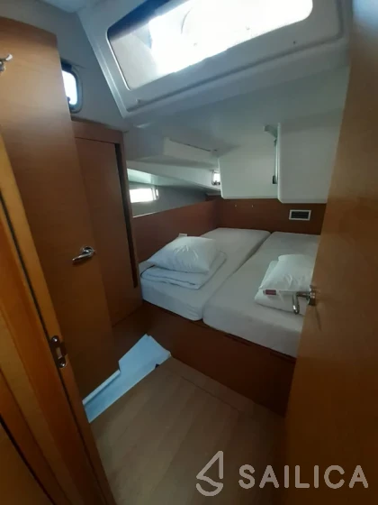 Sun Odyssey 490 - Yacht Charter Sailica