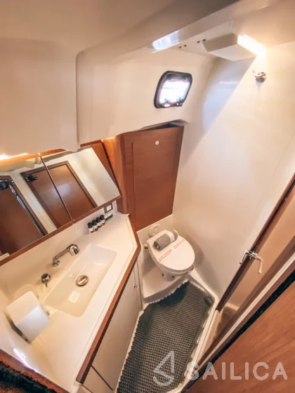 Oceanis 46.1 - Yacht Charter Sailica