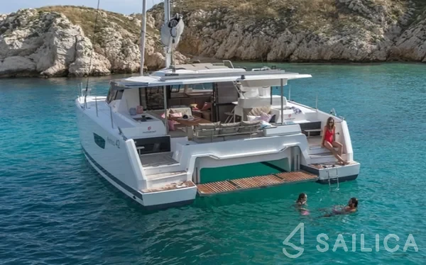 Astréa 42 - Yacht Charter Sailica