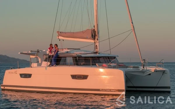 Astréa 42 - Yacht Charter Sailica