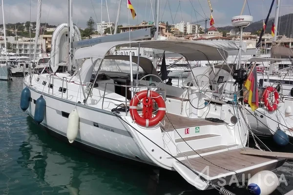 Bavaria 45 Cruiser - Yacht Charter Sailica