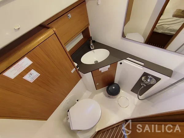 Bavaria 46 Cruiser - Yacht Charter Sailica