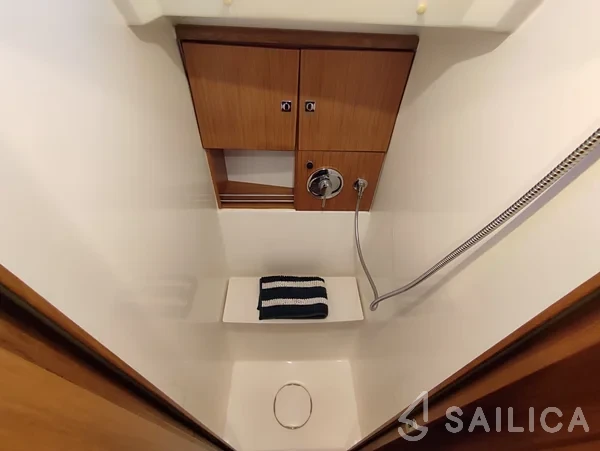 Bavaria 46 Cruiser - Yacht Charter Sailica