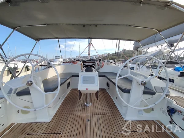 Bavaria 46 Cruiser - Yacht Charter Sailica