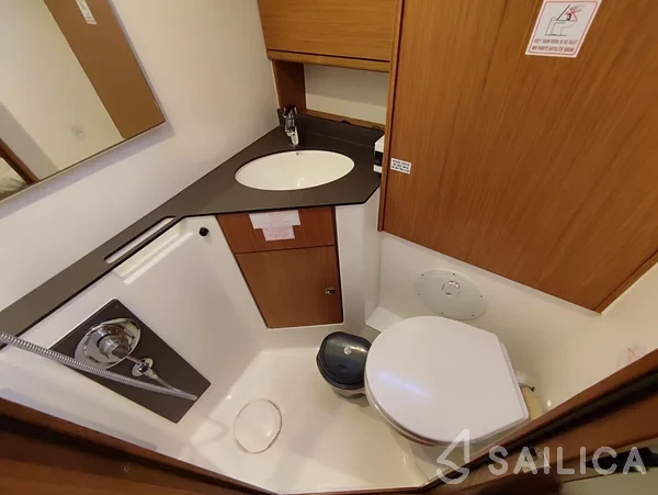 Bavaria 46 Cruiser - Yacht Charter Sailica