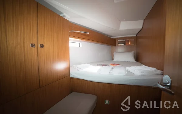 Bavaria 46 Cruiser - Yacht Charter Sailica