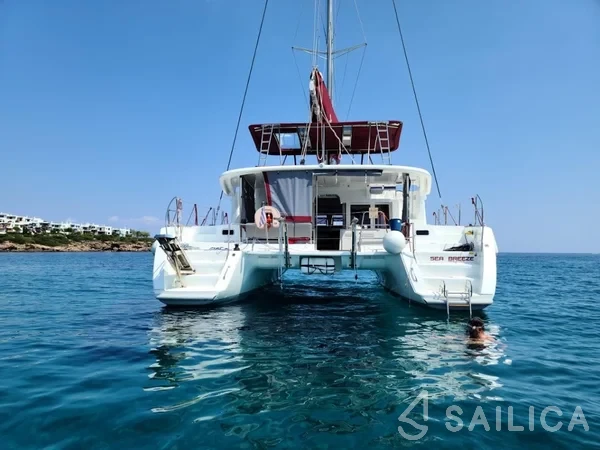 Lagoon 450  Flybridge - Yacht Charter Sailica
