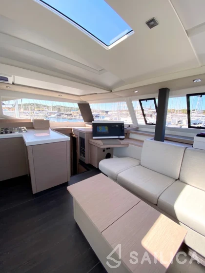 Astréa 42 - Yacht Charter Sailica