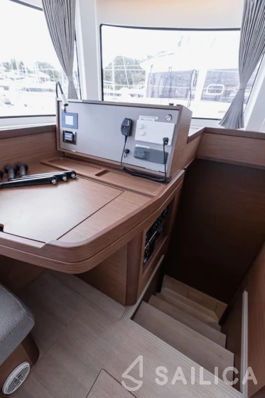 Lagoon 42 - Yacht Charter Sailica