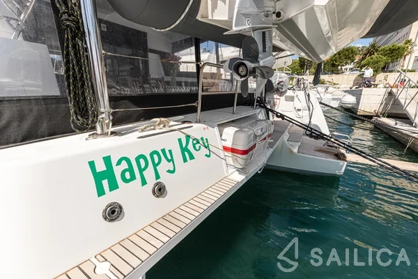 Lagoon 42 - Yacht Charter Sailica