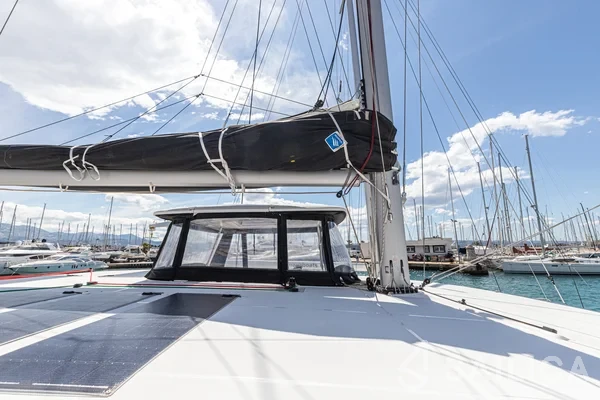 Lagoon 42 - Yacht Charter Sailica