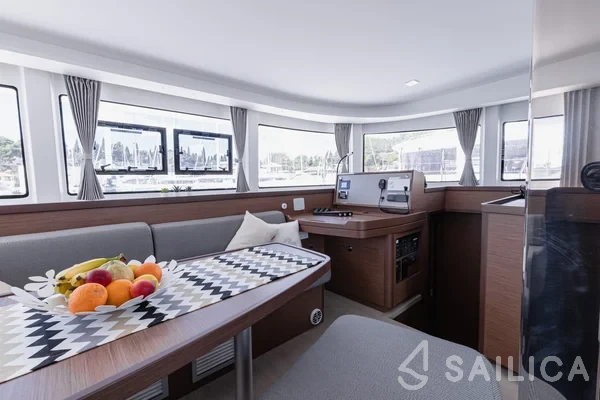 Lagoon 42 - Yacht Charter Sailica