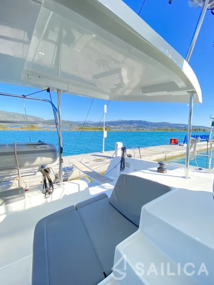 Lagoon 42 - Yacht Charter Sailica