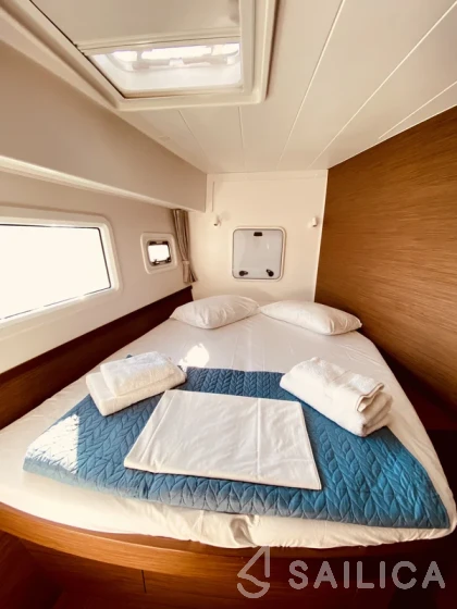 Lagoon 42 - Yacht Charter Sailica