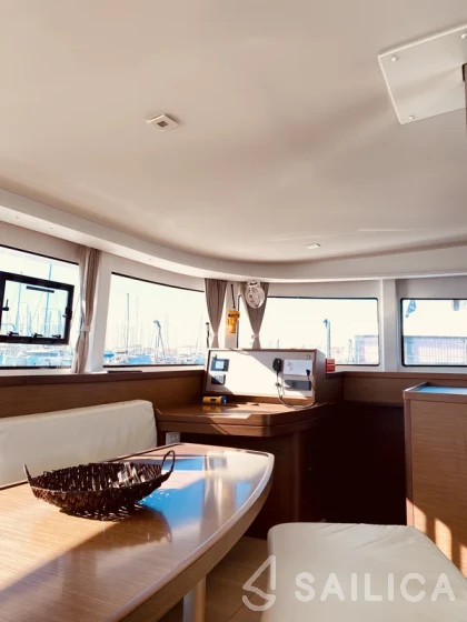 Lagoon 42 - Yacht Charter Sailica