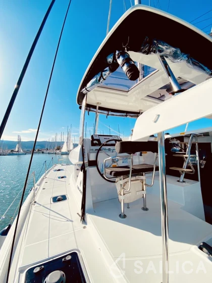 Lagoon 42 - Yacht Charter Sailica