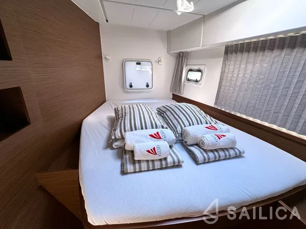Lagoon 42 - Photo #37 Lagoon 42 - Yacht Charter Sailica