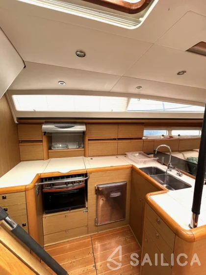 Jeanneau 57 - Yacht Charter Sailica
