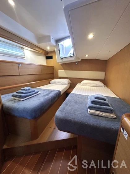 Jeanneau 57 - Yacht Charter Sailica