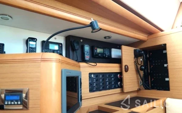 Jeanneau 57 - Yacht Charter Sailica