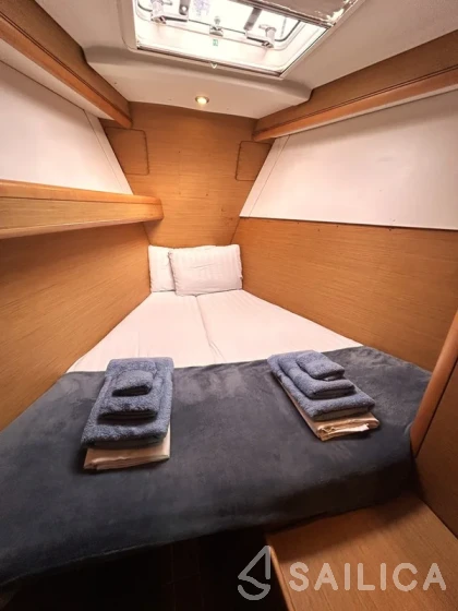 Jeanneau 57 - Yacht Charter Sailica