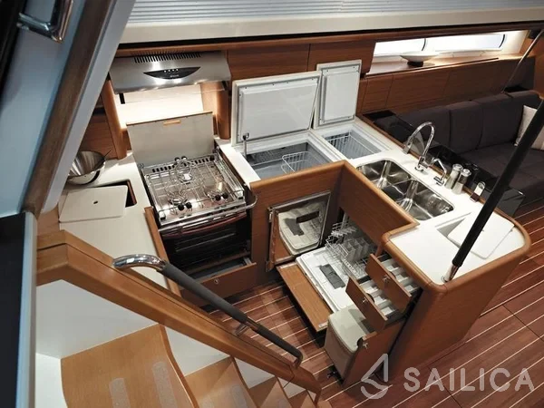 Jeanneau 57 - Yacht Charter Sailica
