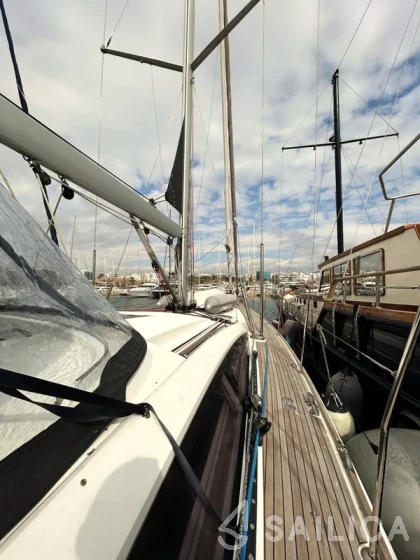 Jeanneau 57 - Yacht Charter Sailica