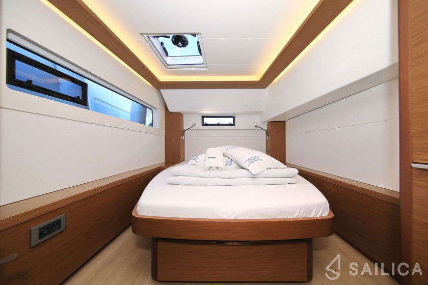 Lagoon 46  - Yacht Charter Sailica