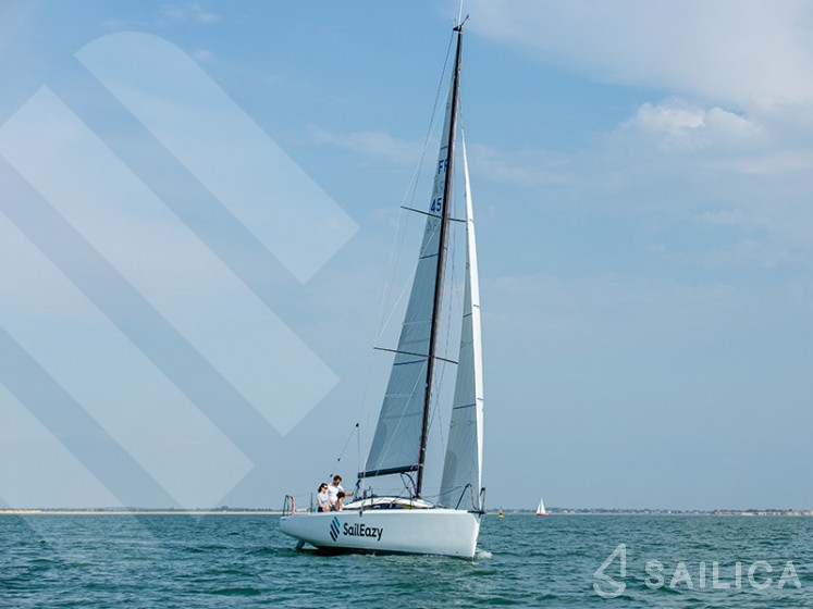 MMW 33 - Yacht Charter Sailica