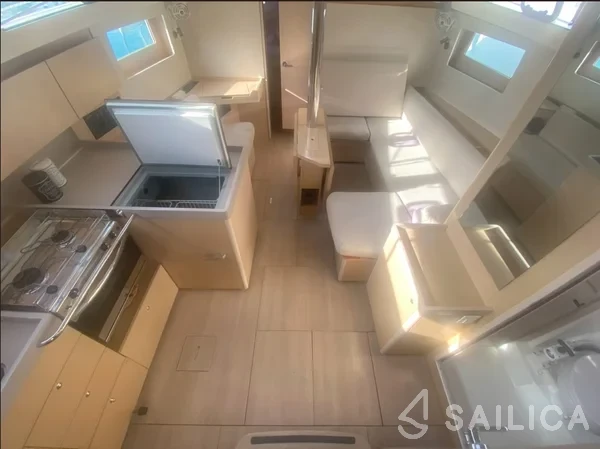 Oceanis 41.1 - Yacht Charter Sailica