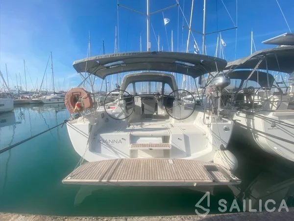 Oceanis 41.1 - Yacht Charter Sailica