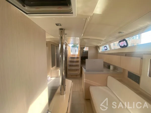 Oceanis 41.1 - Yacht Charter Sailica