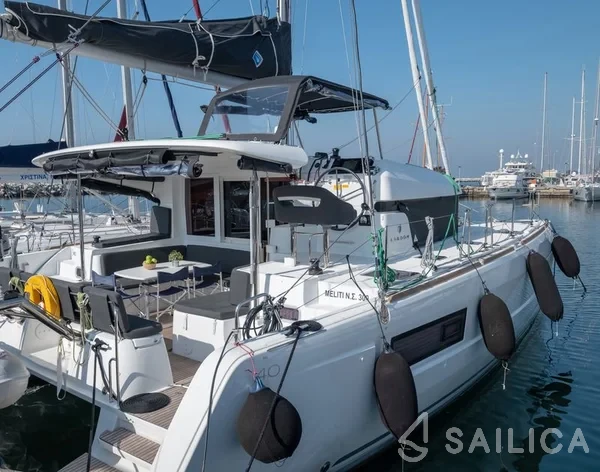 Lagoon 40 - Yacht Charter Sailica