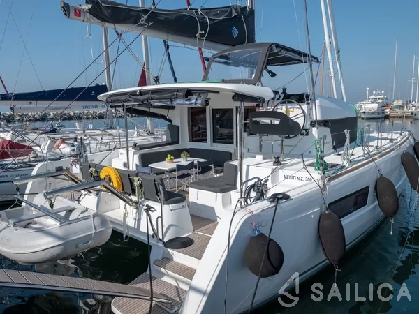 Lagoon 40 - Yacht Charter Sailica
