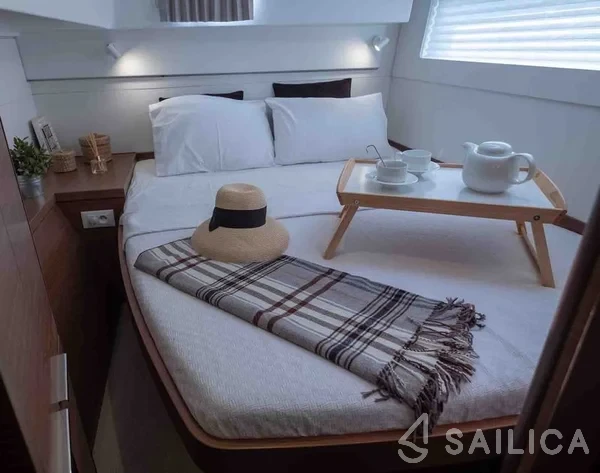 Lagoon 40 - Yacht Charter Sailica