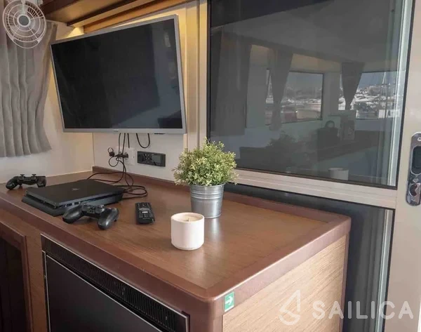 Lagoon 40 - Yacht Charter Sailica