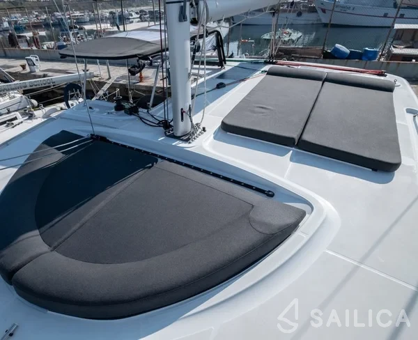 Lagoon 40 - Yacht Charter Sailica